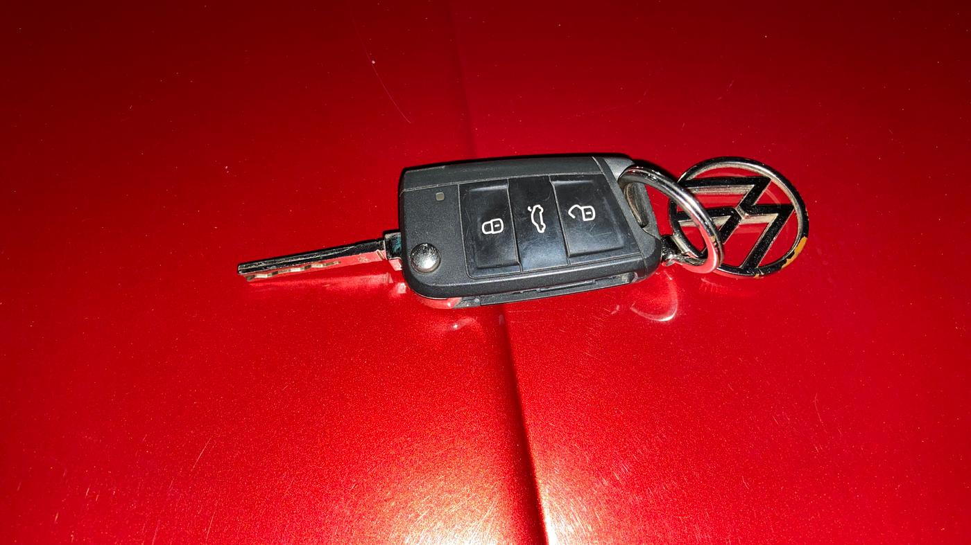 2023 Volkswagen TAIGUN TOPLINE 1.0 TSI MT, Petrol, Manual, 43,821 km, Key Close Up