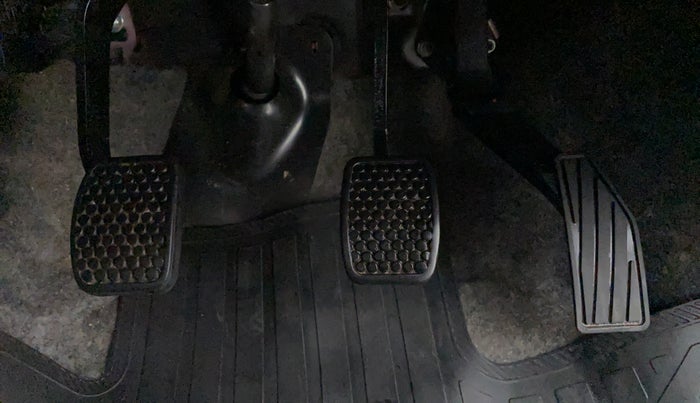 2017 Maruti Alto K10 VXI P, Petrol, Manual, 49,691 km, Pedals