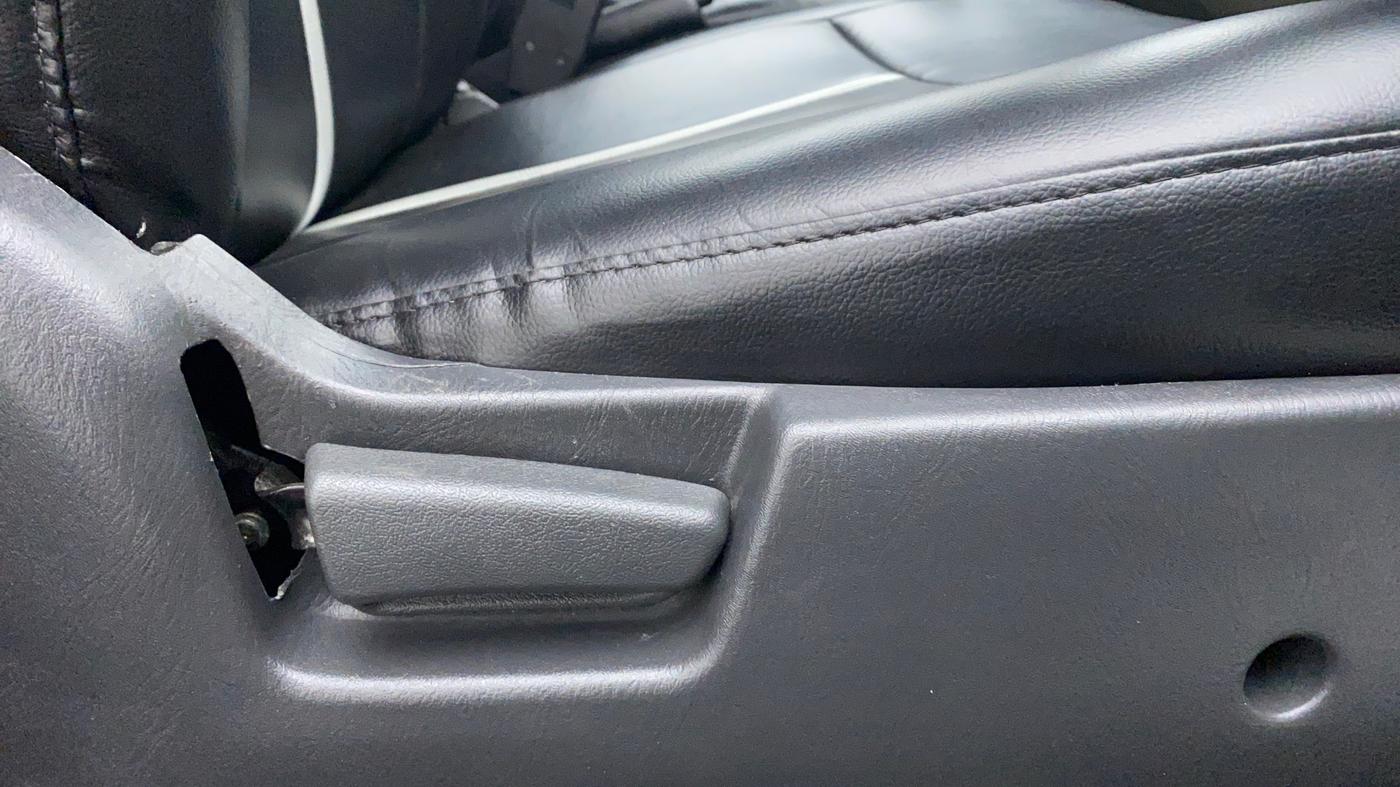 2017 Maruti Alto K10 VXI P, Petrol, Manual, 49,691 km, Driver Side Adjustment Panel