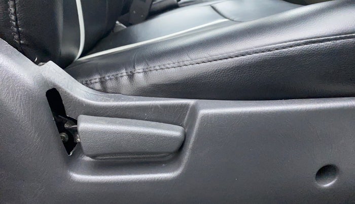 2017 Maruti Alto K10 VXI P, Petrol, Manual, 49,691 km, Driver Side Adjustment Panel