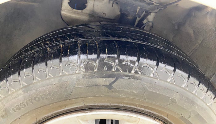 2019 Hyundai Elite i20 MAGNA PLUS 1.2, CNG, Manual, 95,276 km, Left Front Tyre Tread