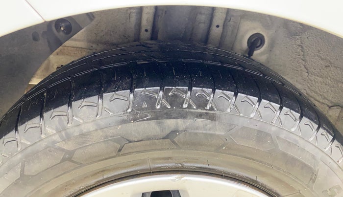 2019 Hyundai Elite i20 MAGNA PLUS 1.2, CNG, Manual, 95,276 km, Right Rear Tyre Tread