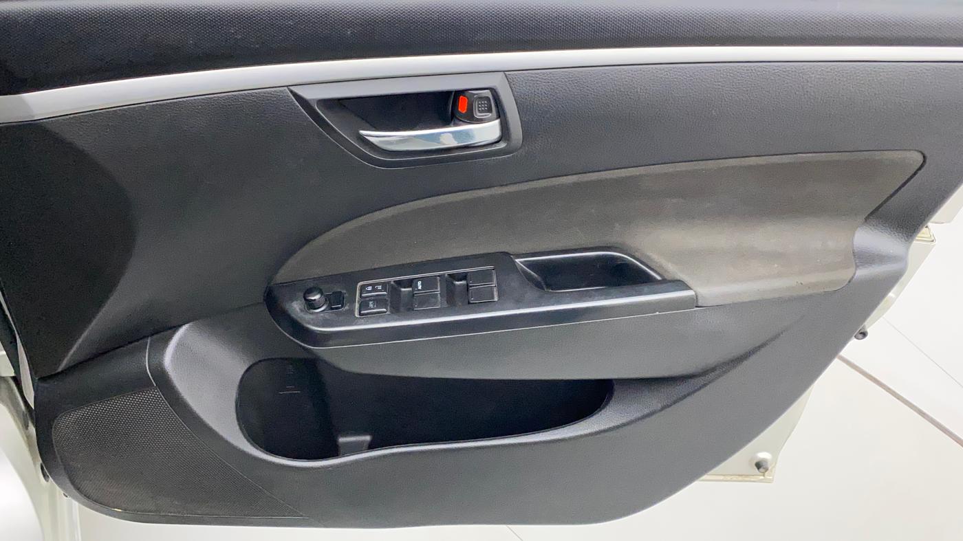 2017 Maruti Swift VXI, Petrol, Manual, 77,307 km, Driver Side Door Panels Control