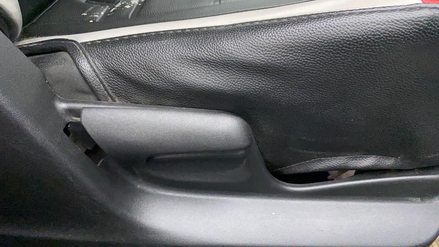 2017 Maruti Swift VXI, Petrol, Manual, 77,307 km, Driver Side Adjustment Panel