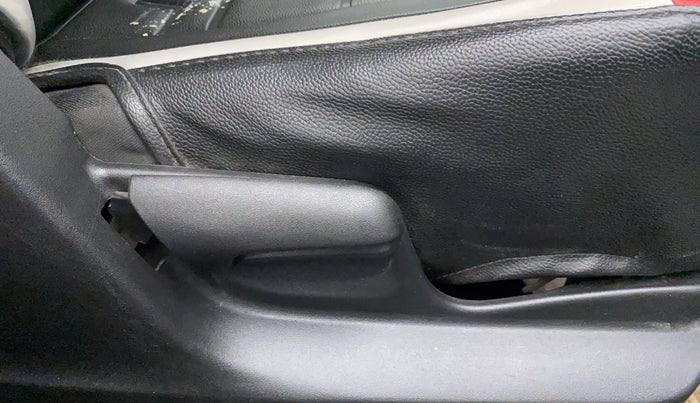 2017 Maruti Swift VXI, Petrol, Manual, 77,307 km, Driver Side Adjustment Panel