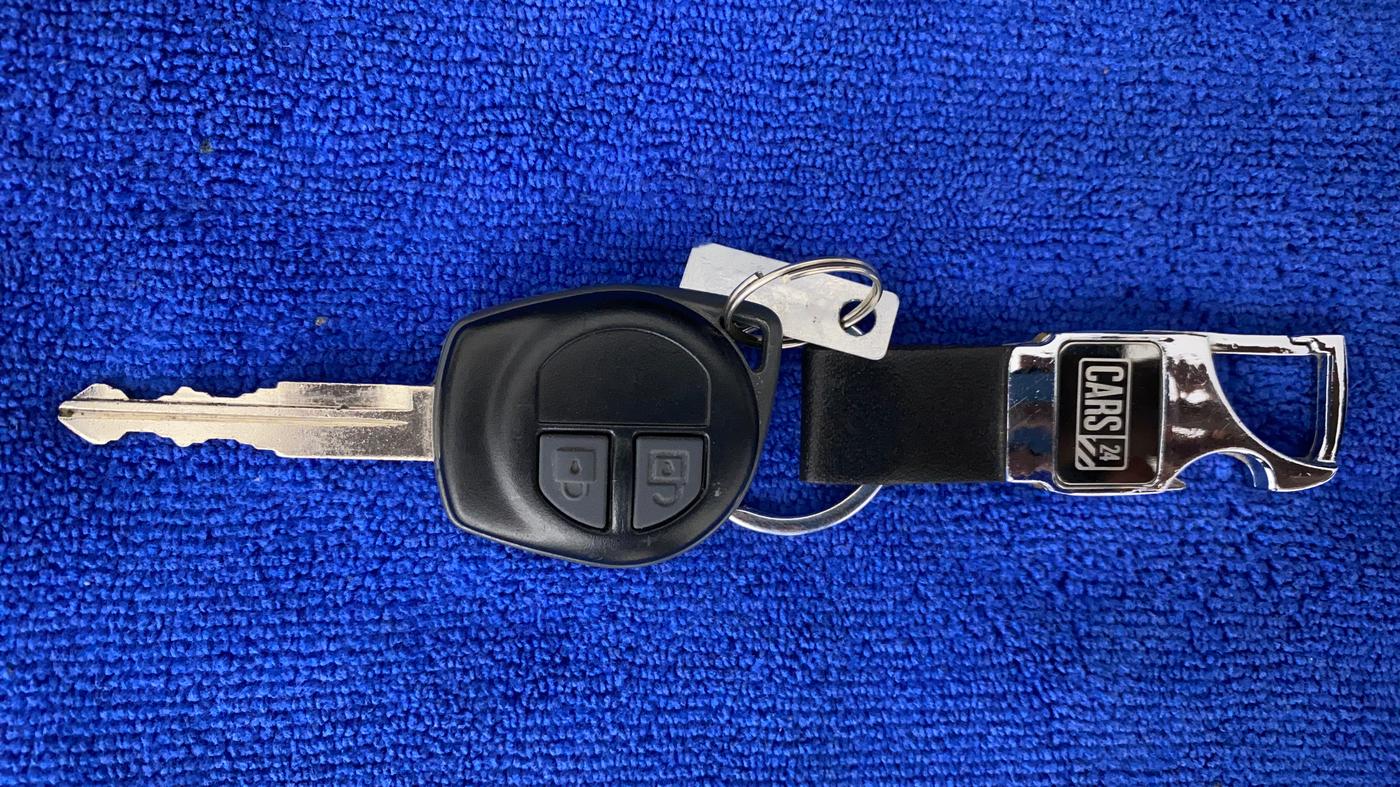 2017 Maruti Swift VXI, Petrol, Manual, 77,307 km, Key Close Up