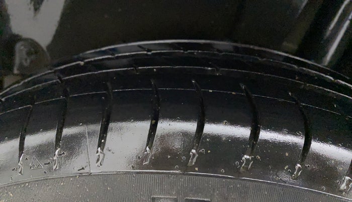 2017 Maruti Swift VXI, Petrol, Manual, 77,307 km, Left Rear Tyre Tread