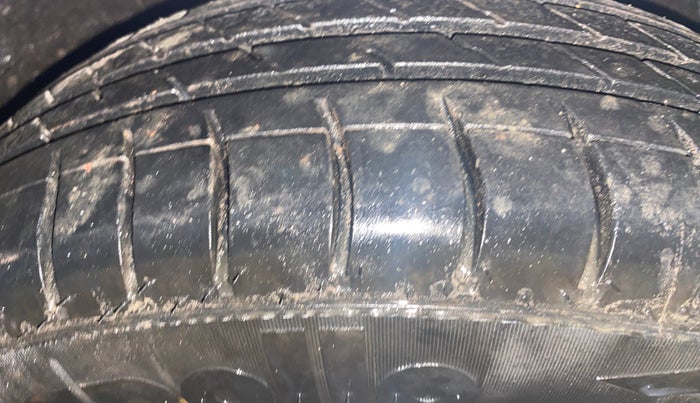 2016 Hyundai Grand i10 ERA 1.2 KAPPA VTVT, Petrol, Manual, 34,440 km, Right Front Tyre Tread