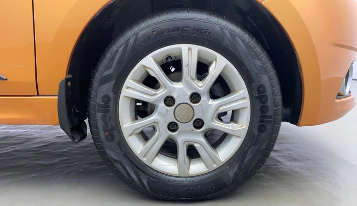 2016 Tata Tiago XZ PETROL, Petrol, Manual, 48,100 km, Right Front Wheel