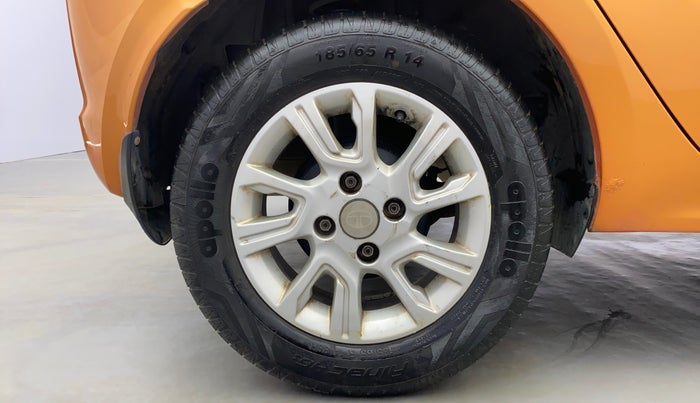 2016 Tata Tiago XZ PETROL, Petrol, Manual, 48,100 km, Right Rear Wheel