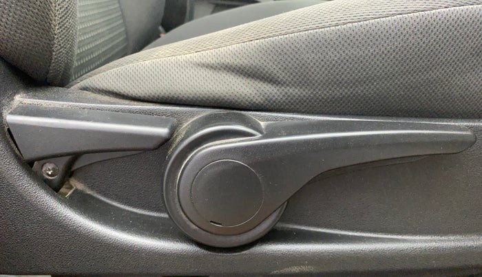2016 Tata Tiago XZ PETROL, Petrol, Manual, 48,100 km, Driver Side Adjustment Panel