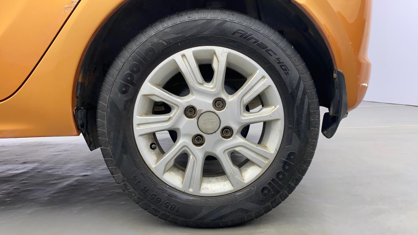 2016 Tata Tiago XZ PETROL, Petrol, Manual, 48,100 km, Left Rear Wheel
