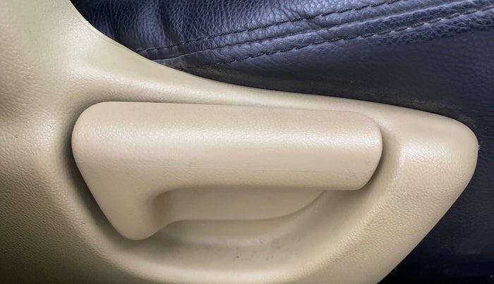 2014 Honda Mobilio 1.5L I-VTEC E, Petrol, Manual, 55,280 km, Driver Side Adjustment Panel