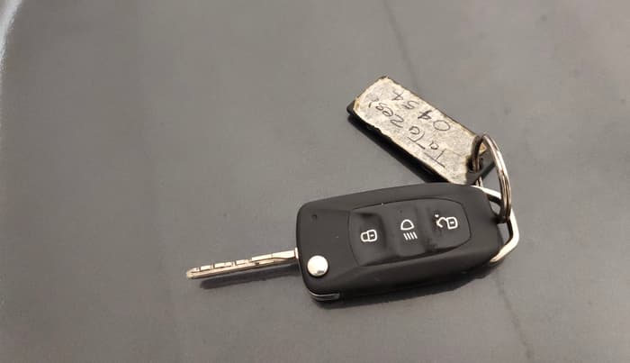 2015 Tata Zest XM PETROL, Petrol, Manual, 24,115 km, Key Close Up
