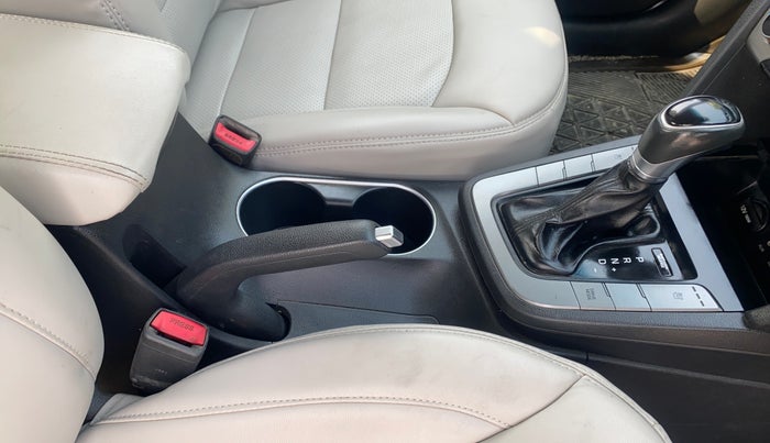 2018 Hyundai New Elantra 1.6 SX (O) AT DIESEL, Diesel, Automatic, 54,355 km, Gear Lever