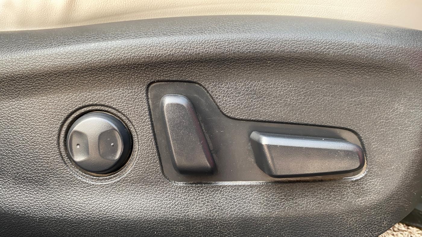 2018 Hyundai New Elantra 1.6 SX (O) AT DIESEL, Diesel, Automatic, 54,447 km, Driver Side Adjustment Panel