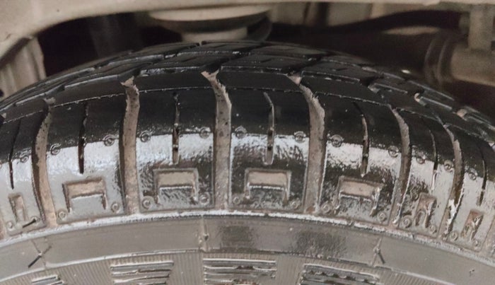 2014 Maruti Alto 800 LXI, Petrol, Manual, 7,936 km, Left Rear Tyre Tread