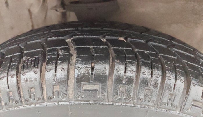 2014 Maruti Alto 800 LXI, Petrol, Manual, 7,936 km, Right Front Tyre Tread