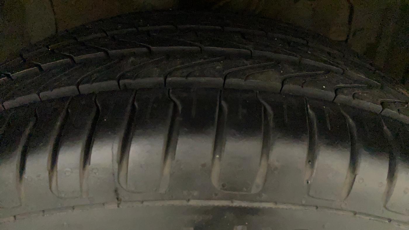 2021 Toyota URBAN CRUISER PREMIUM GRADE MT, Petrol, Manual, 18,001 km, Right Front Tyre Tread