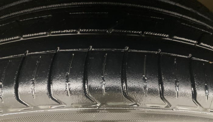 2018 Volkswagen Vento 1.2 TSI HIGHLINE PLUS AT, Petrol, Automatic, 87,680 km, Left Front Tyre Tread