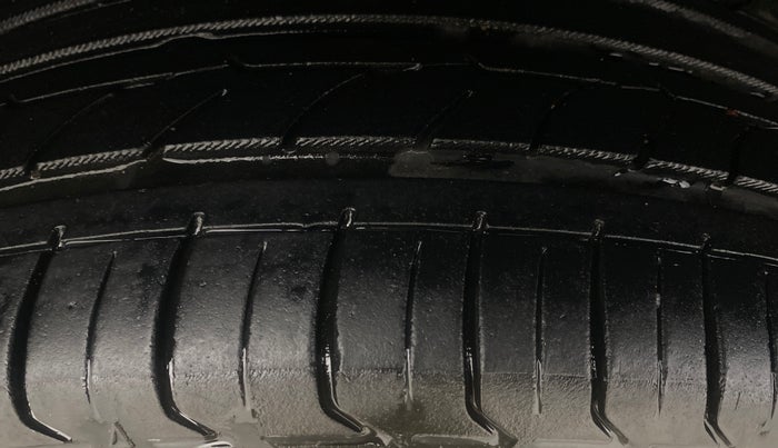 2018 Volkswagen Vento 1.2 TSI HIGHLINE PLUS AT, Petrol, Automatic, 87,680 km, Right Rear Tyre Tread