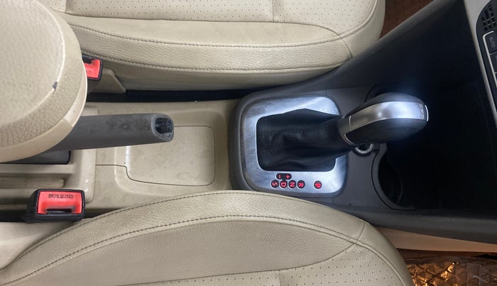 2018 Volkswagen Vento 1.2 TSI HIGHLINE PLUS AT, Petrol, Automatic, 87,680 km, Gear Lever