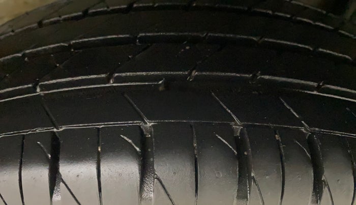 2014 Ford Ecosport TITANIUM 1.5L DIESEL (OPT), Diesel, Manual, 99,778 km, Left Rear Tyre Tread