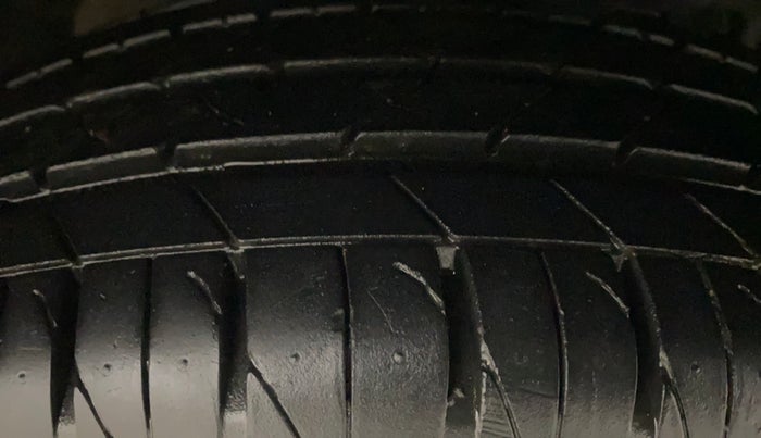 2014 Ford Ecosport TITANIUM 1.5L DIESEL (OPT), Diesel, Manual, 99,778 km, Right Front Tyre Tread