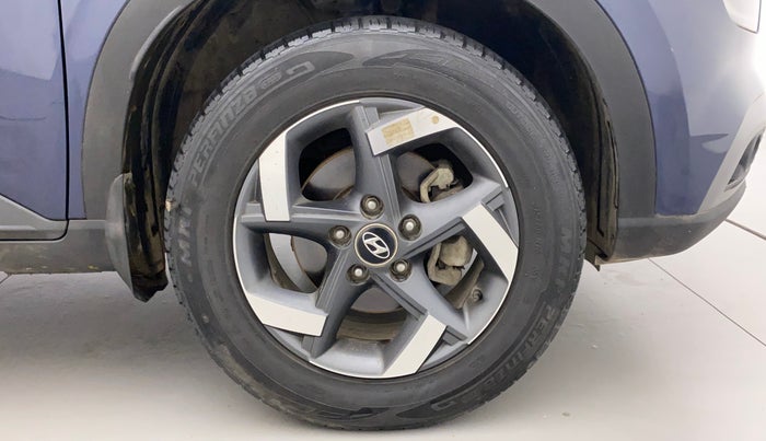 2020 Hyundai VENUE SX 1.5 CRDI, Diesel, Manual, 93,141 km, Right Front Wheel