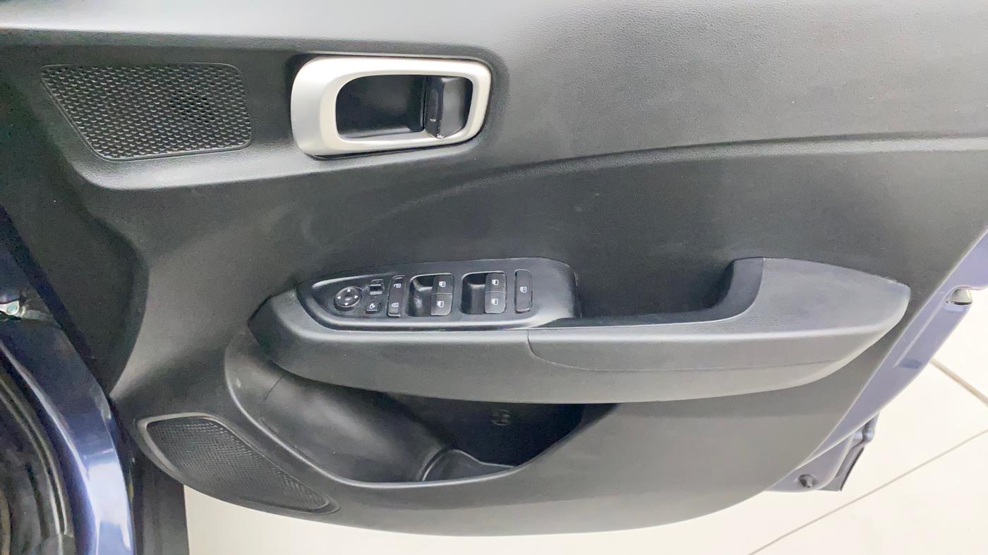 2020 Hyundai VENUE SX 1.5 CRDI, Diesel, Manual, 93,141 km, Driver Side Door Panels Control