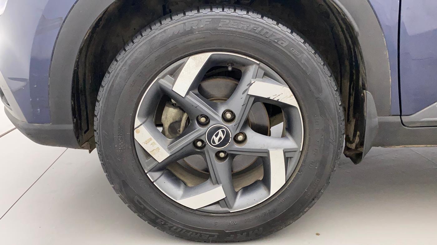 2020 Hyundai VENUE SX 1.5 CRDI, Diesel, Manual, 93,141 km, Left Front Wheel
