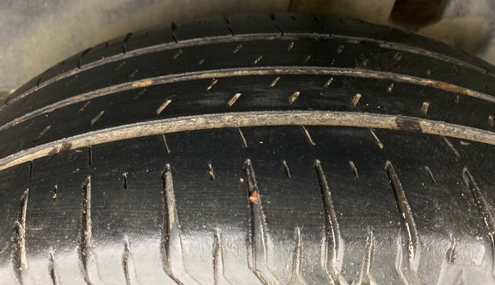2018 Maruti Dzire ZDI AMT, Diesel, Automatic, 47,312 km, Left Rear Tyre Tread