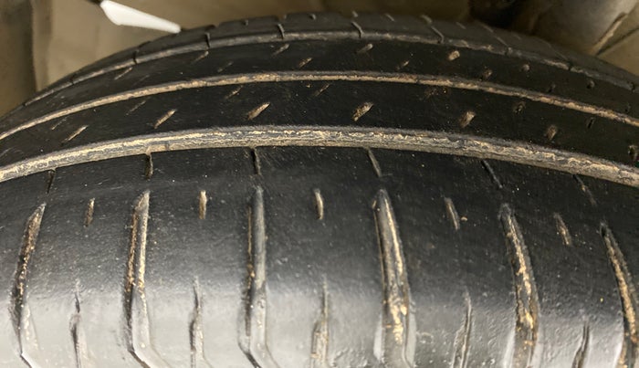 2018 Maruti Dzire ZDI AMT, Diesel, Automatic, 47,312 km, Left Front Tyre Tread