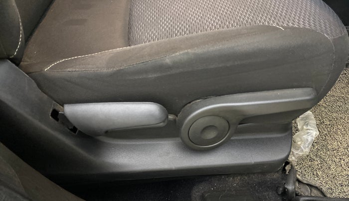 2022 Maruti S Cross ZETA 1.5, Petrol, Manual, 50,886 km, Driver Side Adjustment Panel