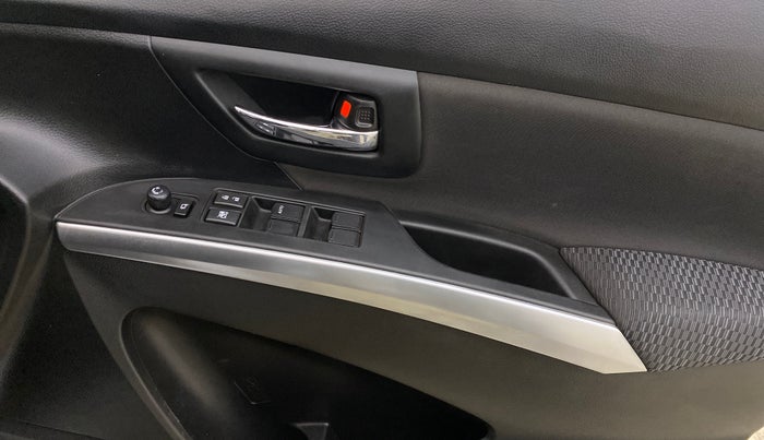 2022 Maruti S Cross ZETA 1.5, Petrol, Manual, 50,886 km, Driver Side Door Panels Control