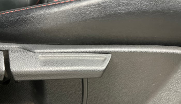 2021 KIA SONET HTK PLUS 1.2, Petrol, Manual, 29,739 km, Driver Side Adjustment Panel