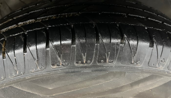 2021 KIA SONET HTK PLUS 1.2, Petrol, Manual, 29,739 km, Right Front Tyre Tread