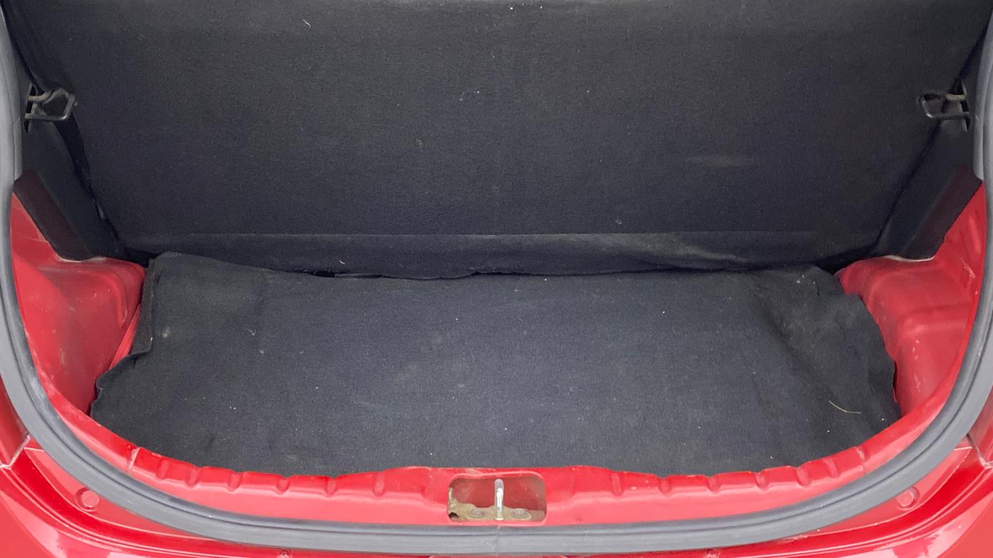 2017 Hyundai Eon ERA +, Petrol, Manual, 34,850 km, Boot Inside