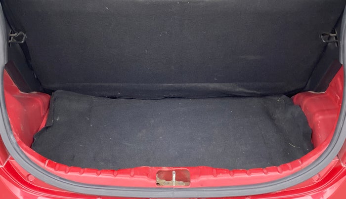 2017 Hyundai Eon ERA +, Petrol, Manual, 34,850 km, Boot Inside