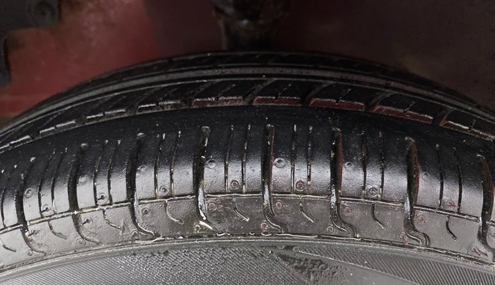 2017 Hyundai Eon ERA +, Petrol, Manual, 34,850 km, Left Front Tyre Tread
