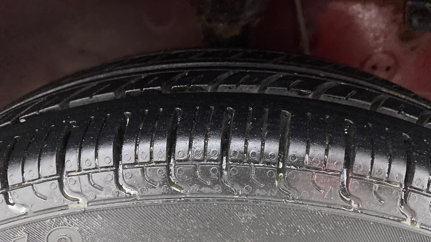 2017 Hyundai Eon ERA +, Petrol, Manual, 34,850 km, Right Front Tyre Tread