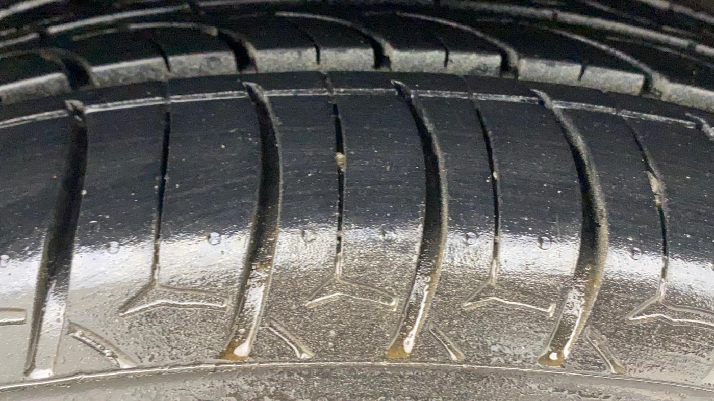 2021 Maruti Baleno ALPHA PETROL 1.2, Petrol, Manual, 60,216 km, Right Front Tyre Tread