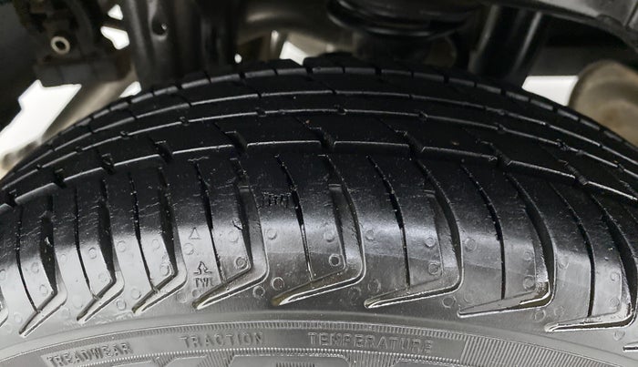 2015 Maruti Alto K10 VXI AMT, Petrol, Automatic, 17,770 km, Right Rear Tyre Tread