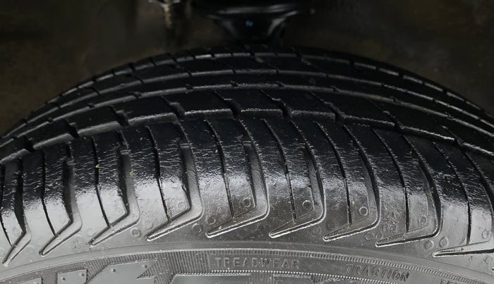 2015 Maruti Alto K10 VXI AMT, Petrol, Automatic, 17,770 km, Right Front Tyre Tread