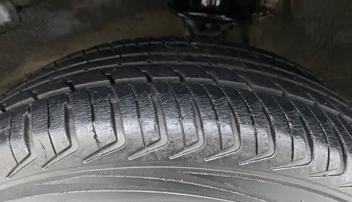 2015 Maruti Alto K10 VXI AMT, Petrol, Automatic, 17,770 km, Left Front Tyre Tread