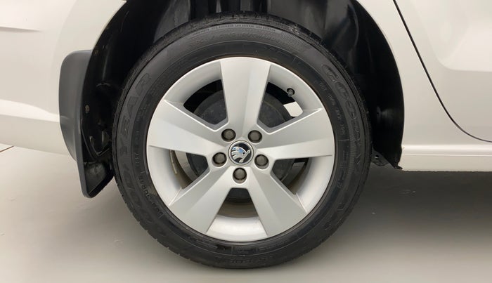 2020 Skoda Rapid 1.0 AMBITION TSI MT, Petrol, Manual, 6,840 km, Right Rear Wheel