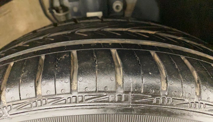 2020 Skoda Rapid 1.0 AMBITION TSI MT, Petrol, Manual, 6,840 km, Right Front Tyre Tread