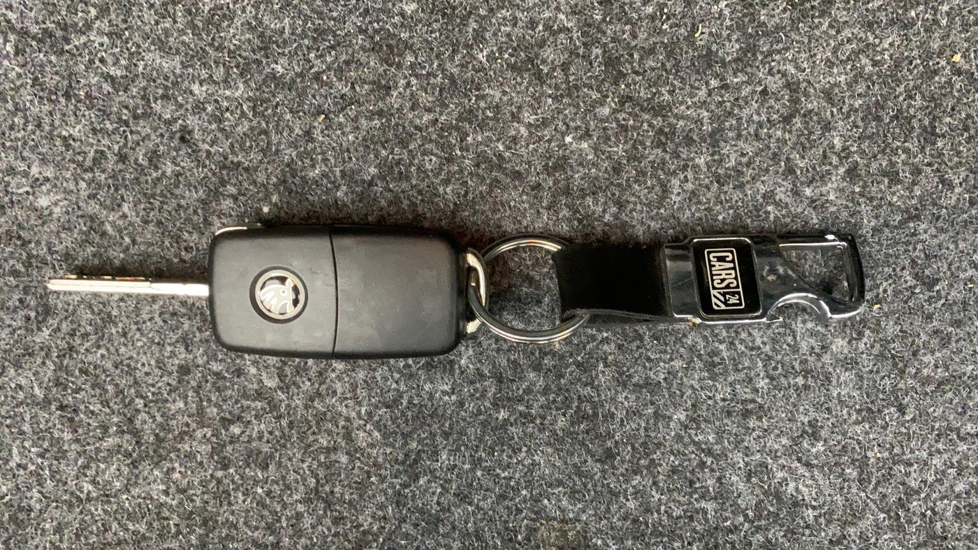 2020 Skoda Rapid 1.0 AMBITION TSI MT, Petrol, Manual, 6,840 km, Key Close Up