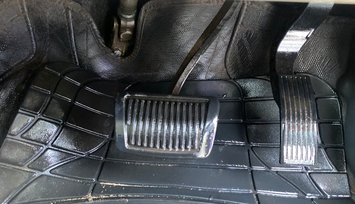 2020 Hyundai AURA SX PLUS 1.2 AMT, CNG, Automatic, 1,03,686 km, Pedals