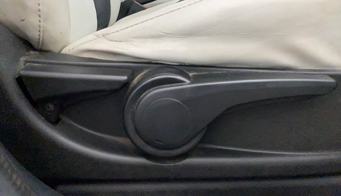 2019 Tata Tiago XZ PLUS PETROL, Petrol, Manual, 80,574 km, Driver Side Adjustment Panel